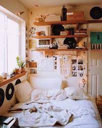 Kamar berukuran kecil bukan berarti tidak bisa didesain dengan tampilan keren. 25 Desain Kamar Tidur Mungil Agar Tampak Luas Kreatif