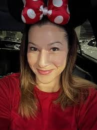 Wendi Clayton's Instagram, Twitter & Facebook