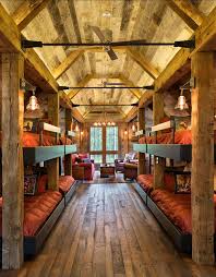 Bunk Room Rustic Bunk Room With Plenty Of Space For Family And Guests Bunkroom Bunkroomdesign House Rustic House Log Homes