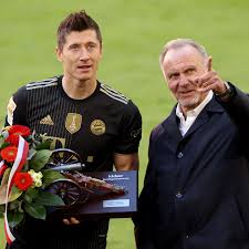 Born 25 september 1955) is a german former professional football player. Bayern Munich Ceo Karl Heinz Rummenigge Addresses Robert Lewandowski Transfer Rumors Bavarian Football Works