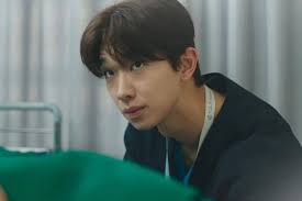 Profil Kim E Jun, Mas-Mas Anestesi di Resident Playbook