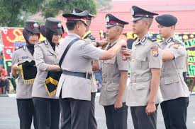 Penerimaan polri 2020 dibuka kembali dengan tiga program yakni bintara, tamtama, dan taruna akademi polisi (akpol). Resmi Dibuka Penerimaan Polri 2020 Akpol Bintara Dan Tamtama Tribrata News Bengkulu