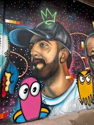 El pintor hondureño, Ney Fernandez Koch, dedicó en Ajuterique, Comayagua,  un mural a los protagonistas del podcast 'Los Hijos De Morazán'.