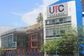 The major malaysian city of kuching lies on the sarawak river in the province of the same name and has a unique history. Utc Sarawak Topspot Seafood Food Court The Waterfront Hotel