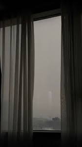 Sejak saat itu setiap senja tiba, saya selalu duduk di balik jendela. Pin Oleh Vidya Daud Di Template Rumah Fantasi Fotografi Wallpaper Ponsel