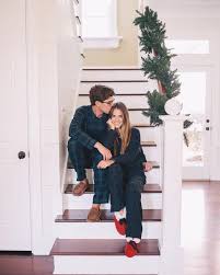 See more ideas about couple photography, christmas pictures, christmas couple pictures. 31 Very Merry Christmas Photo Ideas For Couples Today We Date