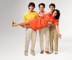 The jonas family consists of 7: Jonas Brothers Family Interview With Mom Of The Jonas Brothers