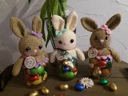 Osterhase malt ostereier vorlage als pdf herunterladen. Hakelanleitung Susser Osterhase