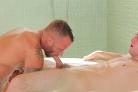 California brown bear's large bust. Manroyale California Studs Suds Thrusting In Holiday Bathroom Tub At Boy 18 Tube