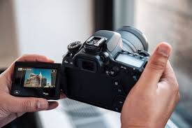 Kamera ini termasuk kamera professional membutuhkan microphone eksternal agar video kalian memiliki suara yang bagus seperti videonya. 5 Rekomendasi Kamera Dslr Terbaik Untuk Nge Vlog