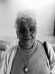 Sem casa e sem visão: um lar para vovôs especiais