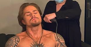 Schrijver started working for television after finishing her studies history and transl. Andre Hazes Liet Kort Voor Breuk Nog Liefdestattoo Voor Monique Zetten
