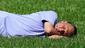 Почему болит голова после сна?