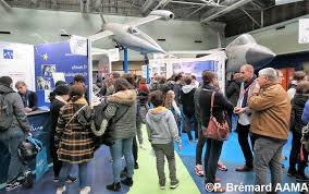 Nous avons une communauté importante de jeunes qui nous suivent sur les réseaux sociaux et nous communiquons beaucoup pour susciter des vocations. Salon Des Formations Et Metiers Aeronautique 2020