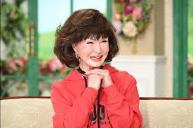 75歳歌手、モデルとしてデビュー後に15歳で歌の道へ 今年でデビュー60年