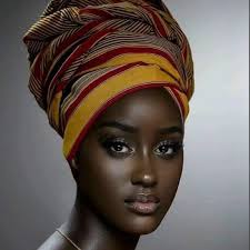 🛑Douala ce vendredi matin : Il pleut depuis environ 4 h d'horloge Une  pensée de Griote pour toutes les femmes qui vont braver les pluies de ce  matin pour se rendre dans