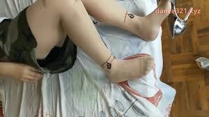 40多岁的阿姨，搔首弄姿，人老心不老，熟女熟妇类型- XNXX.COM