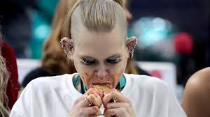 Molly Schuyler downs record 501 wings to win Wing Bowl