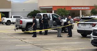 28-year-old mother of 2 identified as victim in Elmwood murder-attempted  suicide https://www.nola.com/news/crime_police/murder-elmwood-jpso-victim/article_b6cc3cf5-7ad2-4406-b031-d3037d63af87.html?utm_campaign=trueanthem&utm_medium=social&utm_source  ...