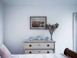 We'll show you how to create a stylish and tranquil environment where sweet dreams abound. Expert Advice 5 Diy Finishes For Painted Furniture Vintage Edition Remodelista