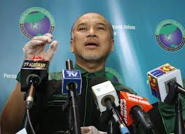 Mahkamah tinggi di sini mengeluarkan perintah pengkomitan (perintah untuk menghantar ke penjara) selama sebulan terhadap ketua aktivis persatuan pengguna islam malaysia (ppim) datuk nadzim johan kerana gagal memfailkan penyata pendapatan dan perbelanjaan enam bulan kepada jabatan insolvensi. Hapuskan Perjudian Dan Aktiviti Tidak Bermoral