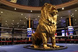 In 1998 it replaced a stylized lion head entrance that superstitious asian gamblers avoided because it was believed it might cause bad luck. One Of The Lions At The Mgm Grand Lion Habitat Picture Of Mgm Grand Las Vegas Tripadvisor
