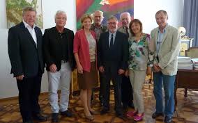 Gelbe karte gelb/rote karte rote karte verletzt nicht einberufen. Im Bild Das Neue Prasidium Des Alpenzoo Von Links Landesrat Dr Bernhard Tilg Stadtrat Ernst Pechlaner Innsbrucks Burgermeisterin Mag Christine Oppitz Plorer Tourismusobmann Dr Karl Gostner Zoodirektor Dr Michael Martys Landtagspr Bild
