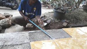 Bak orang gombang di lebuh. Cara Membuka Keramik Lantai Dengan Mudah Cek Bahan Bangunan