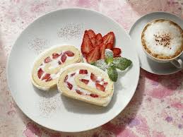 Erdbeerroulade Rezept Erdbeerroulade Lebensmittel Essen Rezepte