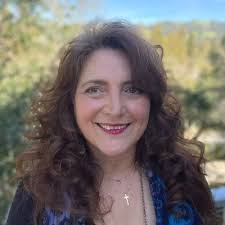 Erin Bloom's Instagram, Twitter & Facebook