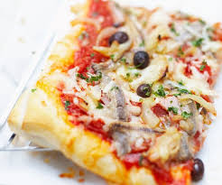 Voici Une Recette Facile Pour Deguster Une Pizza Aux Anchois Ideale Pour Un Repas Convivial En Famille Pizza Anchois Recette Facile Recettes De Cuisine