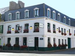 Looking for a hotel in baie de somme? Hotel And Restaurant In Saint Valery Sur Somme The Colonne De Bronze In Bay Of The Somme