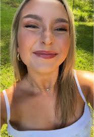 Desiree Holbrook's Instagram, Twitter & Facebook