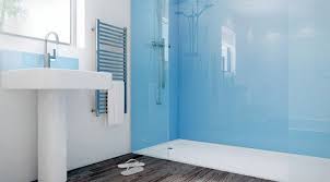 Glas Statt Fliesen Im Bad Pflegeleicht Und Dekorativ Duschwand Glas Badezimmerverkleidung Badezimmer Renovieren