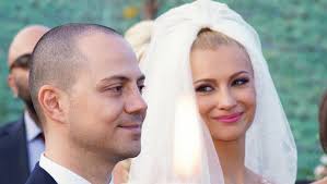 Lora şi dan badea au mers de mână la notar şi au semnat actele de separare, după. Lora DeclaraÅ£ii Uluitoare La Nici DouÄ Luni De La DivorÅ£ Dan Badea Va Avea Un Soc Cand Va Vedea Asta