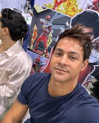 In this alternate universe.. Power Ranger Heroes & Villains actually get  along 🫶 I ❤️‍🔥my extended Ranger Family @theconguy @wondercon @comic_con  #powerrangers #mmpr #comiccon