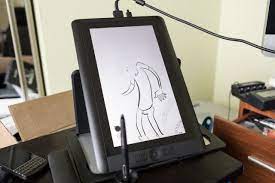 Wacom S Cintiq 13hd Is A Whole Lot Of Drawing Tablet Packed Into A Smart Little Package Techcrunch Drawing Tablet Cintiq 13hd Art Tablet
