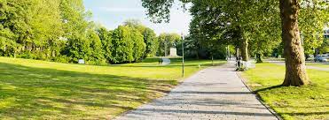 L'agent en espaces verts, fiche rome a1203, (souvent appelé ouvrier paysagiste) a pour l'agent d'entretien des espaces verts doit faire très attention lors de l'application de produits un agent d'entretien d'espaces verts peut travailler dans une collectivité territoriale (mairie notamment). Devenir Agent D Entretien Des Espaces Verts Fiche Metier Studyrama