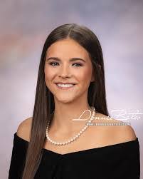 Ella Trimble's Instagram, Twitter & Facebook