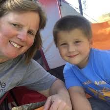 Mandy Hinton (@emmacolemom)