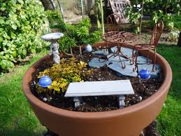 Welcome to miniature gardening & fairy gardens! Making Miniature Gardens With Children That Bloomin Garden