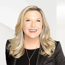 Cindy Kraus's Instagram, Twitter & Facebook