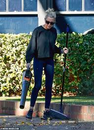 He is an actor, known for австралийская мечта (2019), this is port adelaide (2021) and friday night football (1983). Tania Buckley Gets Stuck Into Some Gardening After Ex Husband Nathan Buckley Got New Girlfriend Daily Mail Online