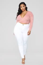 Pin On Curvy Models