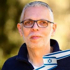 Eli Levy's Instagram, Twitter & Facebook