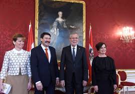 Áder jános köztársasági elnök és felesége, herczegh anita sem esett át a koronavírus fertőzésen, azonban már mindketten megkapták a . Ader Janos Szerint Klimaugyben Novelni Kell A Korabbi Vallalasokat