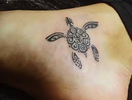 25 Schildkroten Tattoo Ideen Bilder Und Bedeutungen Turtle Tattoo Tattoos Diy Tattoo
