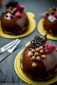 Valrhona Chocolate Salted Caramel And Crunchy Feuilletine Entremet Valrhona Chocolate Desserts Entremet
