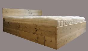 steigerhouten bed oslo hipsteigerhout bed met opbergruimte bed zelf maken bed steigerhout