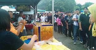 Lihat juga resep teh bunga telang madu, lemon, daun mint enak lainnya. Kisah Teh Bunga Beratur Di Bazar Ramadan